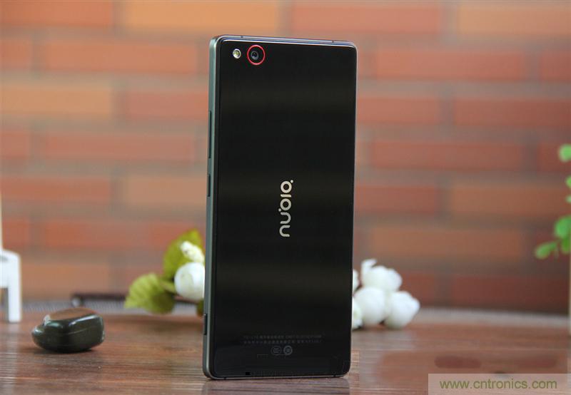 無邊框的 nubia Z9 ，一款既有驚喜，又有驚艷的智能手機